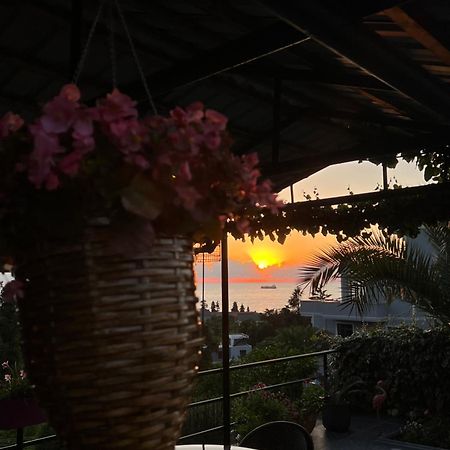 Kemeni Garden Hotel Batumi Luaran gambar