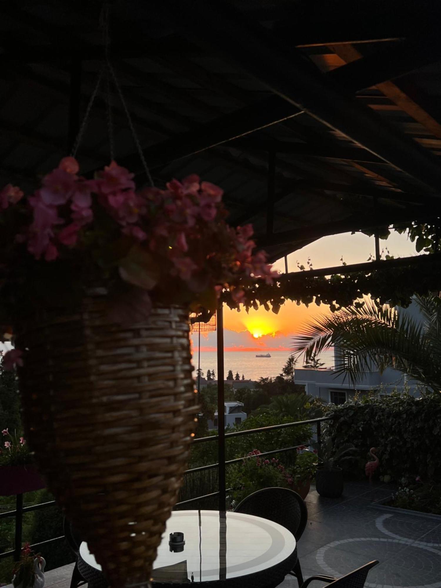 Kemeni Garden Hotel Batumi Luaran gambar
